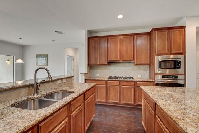 213 Mustang Island TRL, Georgetown, TX 78633