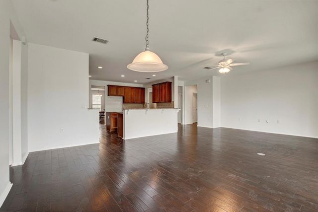 213 Mustang Island TRL, Georgetown, TX 78633