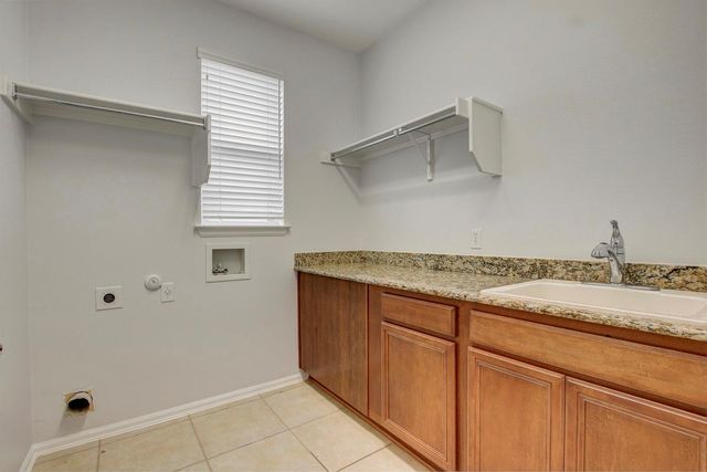 213 Mustang Island TRL, Georgetown, TX 78633