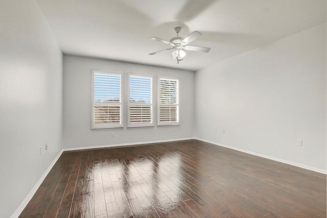 213 Mustang Island TRL, Georgetown, TX 78633