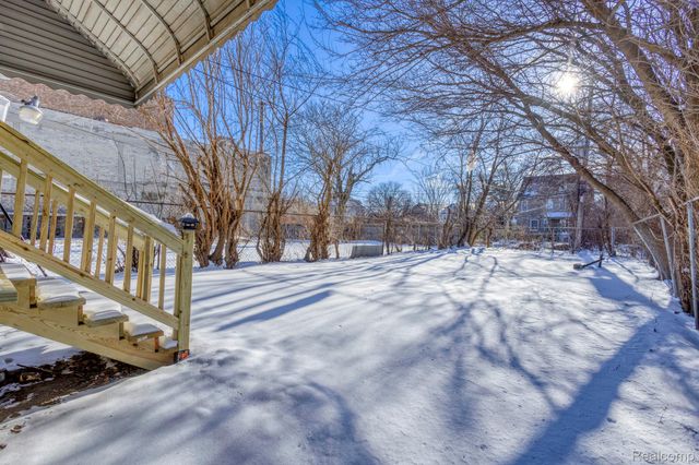 53 Cortland Street, Highland Park, MI 48203