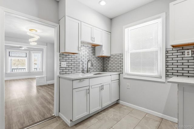 53 Cortland Street, Highland Park, MI 48203