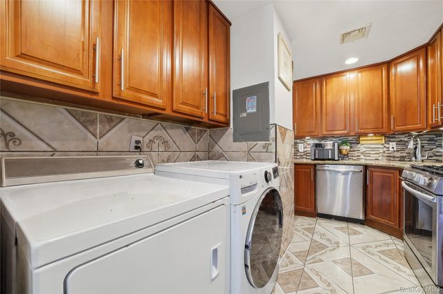 2064 Cicero Avenue, Bronx, NY 10473