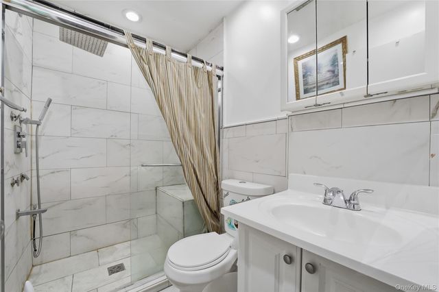 2064 Cicero Avenue, Bronx, NY 10473
