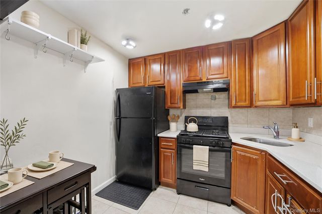 2064 Cicero Avenue, Bronx, NY 10473