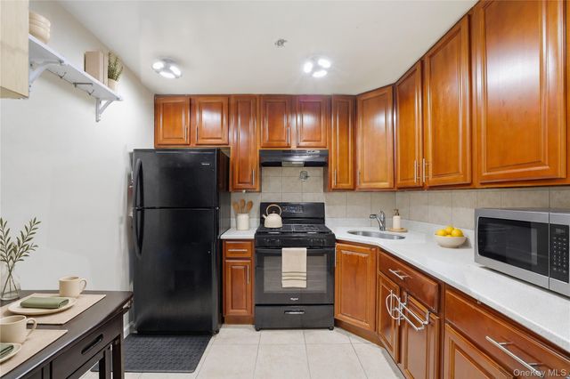 2064 Cicero Avenue, Bronx, NY 10473