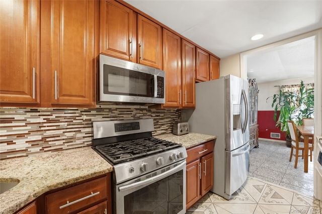 2064 Cicero Avenue, Bronx, NY 10473