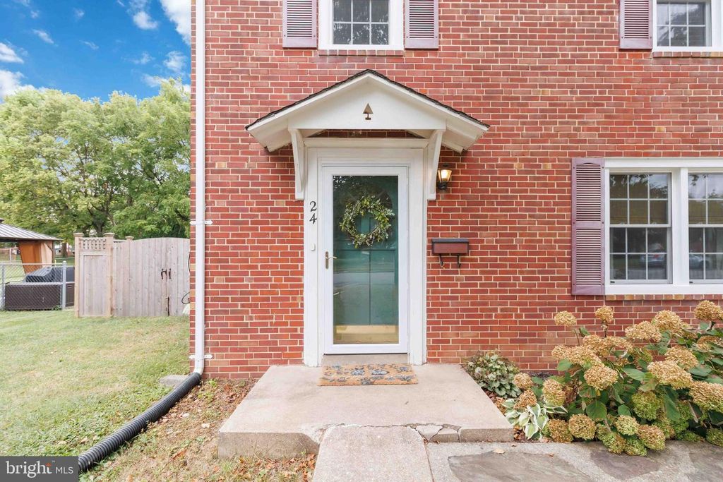 24 MAPLE AVE, Camp Hill, PA 17011