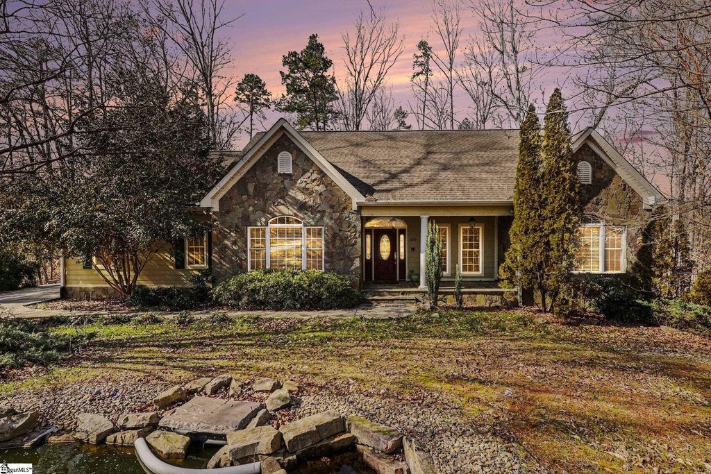 109 Oak Crest Circle, Seneca, SC 29672