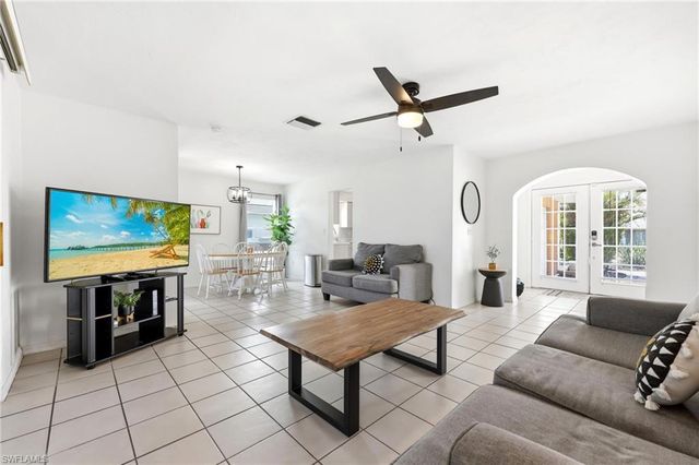 3105 SE 18th AVE, Cape Coral, FL 33904