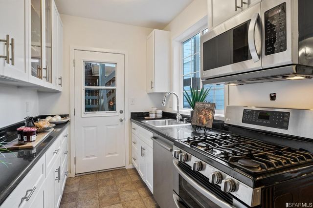 3390 16th Street, San Francisco, CA 94114