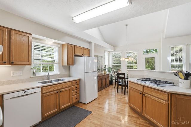504 Dakota Run, Hamilton Twp, OH 45039