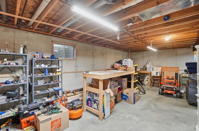 504 Dakota Run, Hamilton Twp, OH 45039