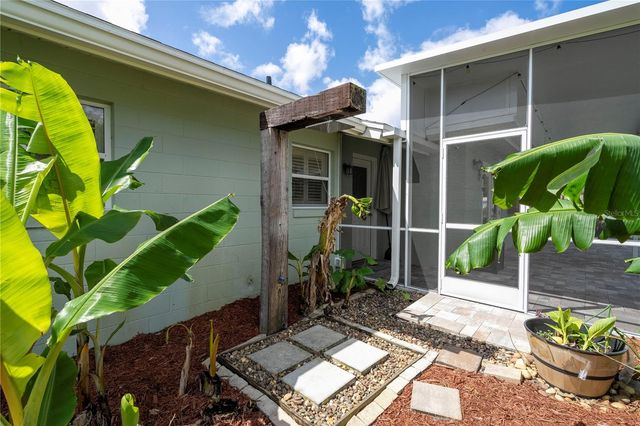 8595 MILLINOCKETT LANE, Orlando, FL 32825