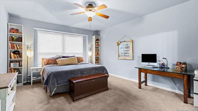 325 Golden Bear Dr, Cibolo, TX 78108