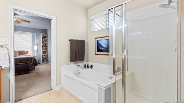 325 Golden Bear Dr, Cibolo, TX 78108