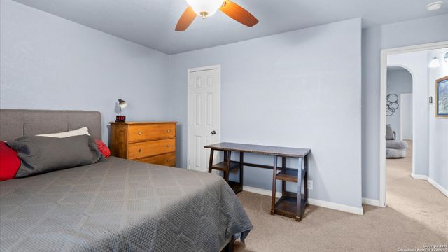 325 Golden Bear Dr, Cibolo, TX 78108