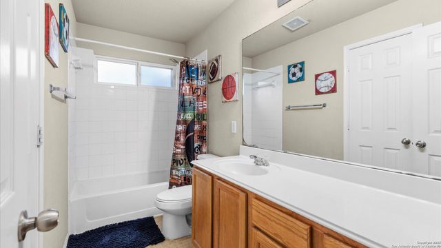 325 Golden Bear Dr, Cibolo, TX 78108