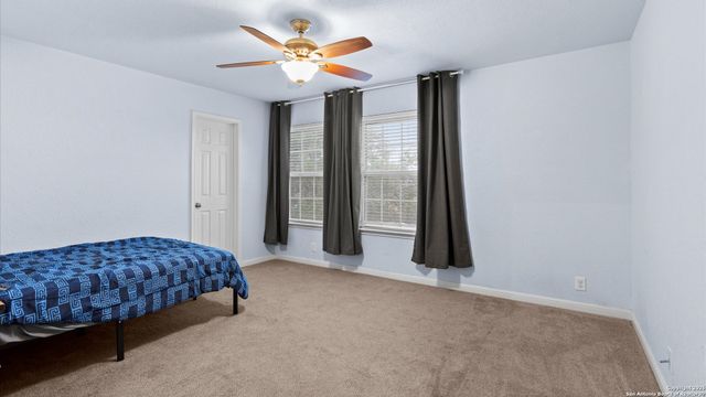 325 Golden Bear Dr, Cibolo, TX 78108