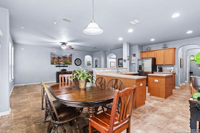 325 Golden Bear Dr, Cibolo, TX 78108