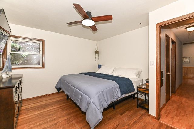 8049 S Waring DRIVE, Oak Creek, WI 53154
