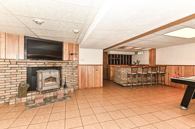 8049 S Waring DRIVE, Oak Creek, WI 53154