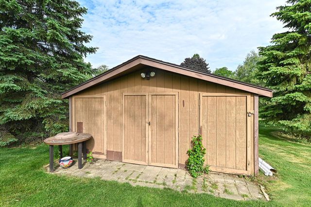 8049 S Waring DRIVE, Oak Creek, WI 53154