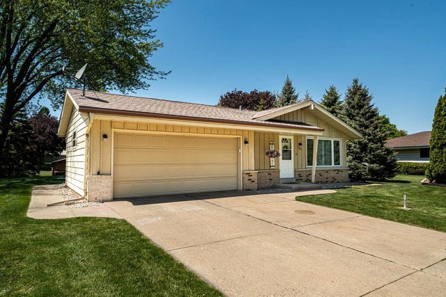 8049 S Waring DRIVE, Oak Creek, WI 53154
