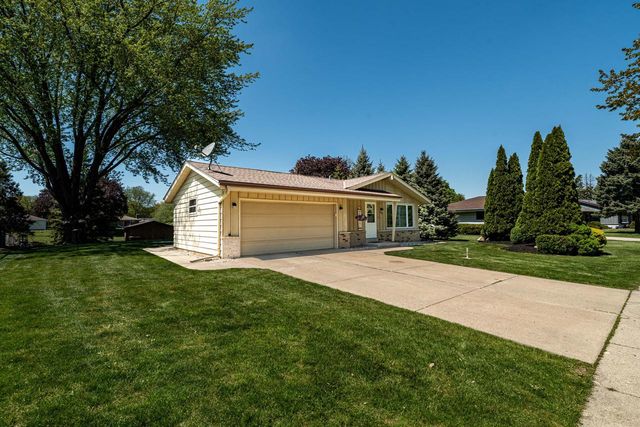 8049 S Waring DRIVE, Oak Creek, WI 53154