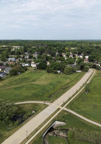 8049 S Waring DRIVE, Oak Creek, WI 53154