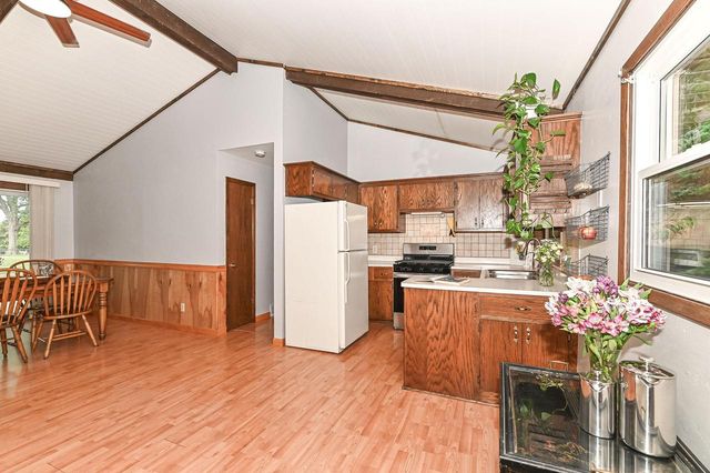 8049 S Waring DRIVE, Oak Creek, WI 53154