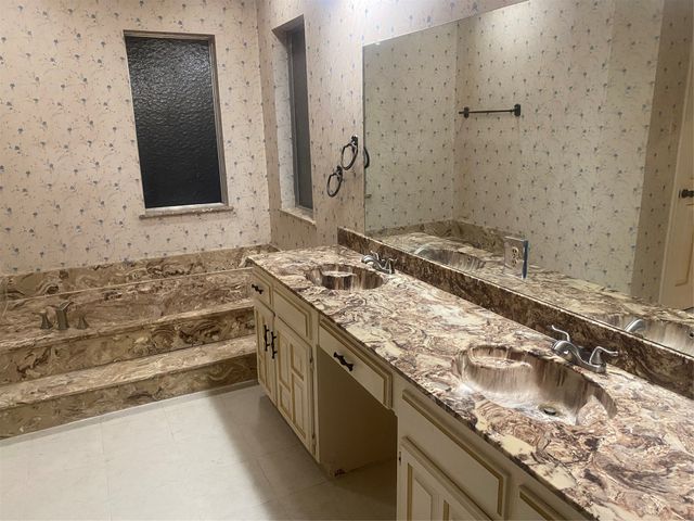 2738 Belmeade Drive, Carrollton, TX 75006