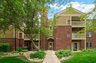 108 GLENGARRY Drive 303, Bloomingdale, IL 60108