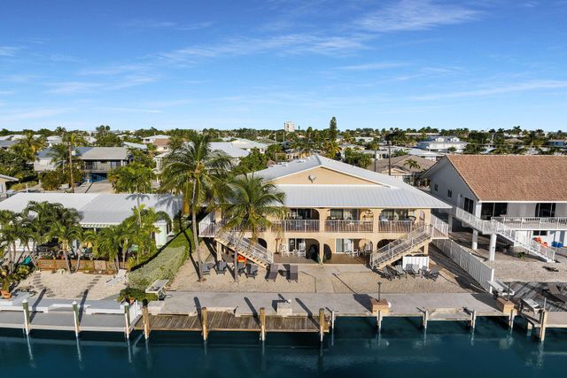 351 10th Street, Key Colony Beach, FL 33051