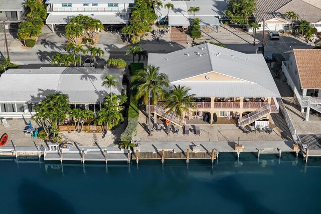 351 10th Street, Key Colony Beach, FL 33051