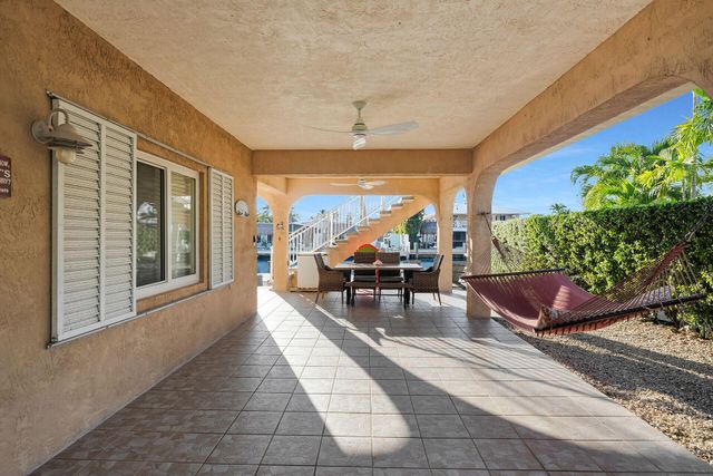 351 10th Street, Key Colony Beach, FL 33051