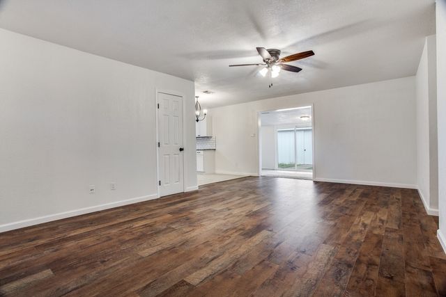 909 Bennett Street, Cedar Hill, TX 75104