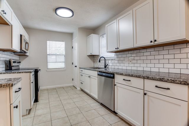 909 Bennett Street, Cedar Hill, TX 75104