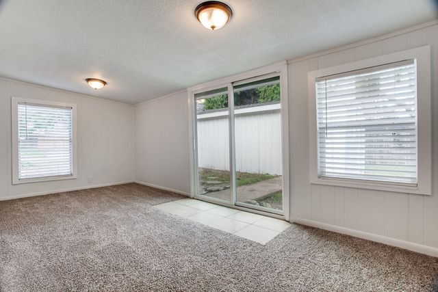 909 Bennett Street, Cedar Hill, TX 75104