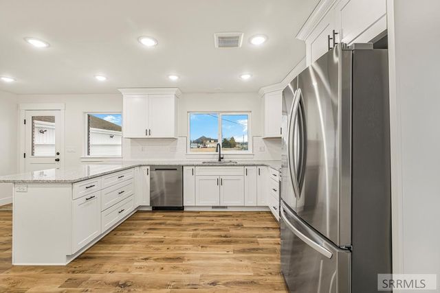 3442 E 2000 N, Sugar City, ID 83448