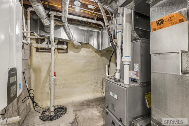 3442 E 2000 N, Sugar City, ID 83448