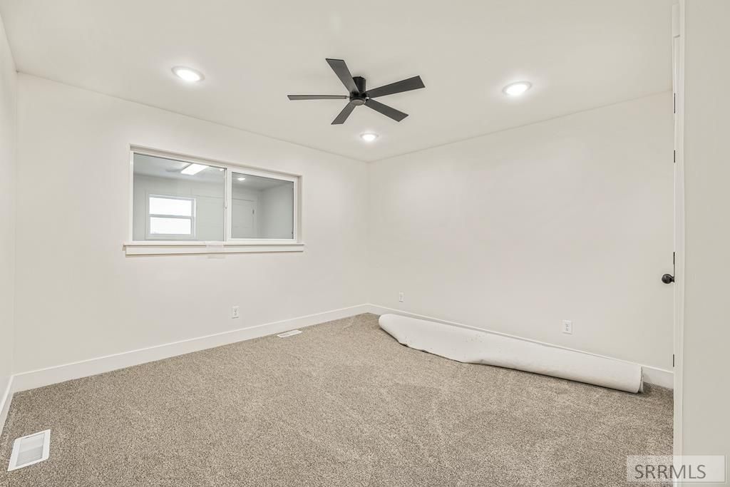Image 14 of property listing at 3442 E 2000 N, Sugar City, ID 83448