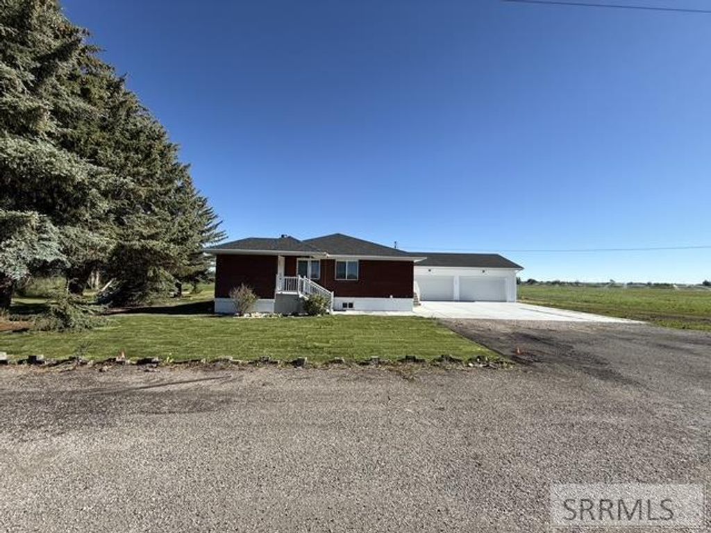 Image 2 of property listing at 3442 E 2000 N, Sugar City, ID 83448