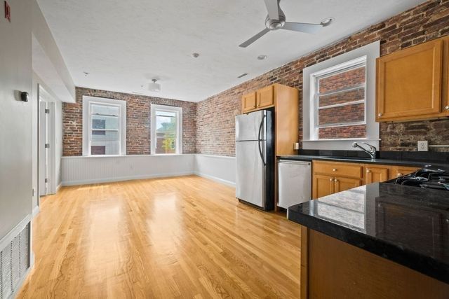 172 Cottage St 5, Boston, MA 02128