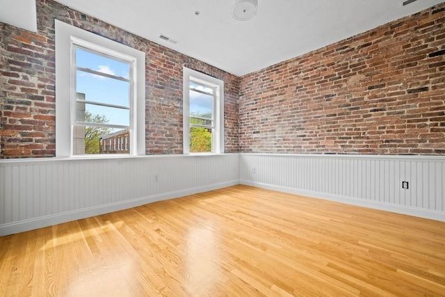 172 Cottage St 5, Boston, MA 02128
