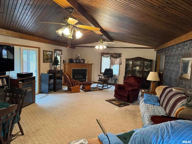 8424 Bolen Store Road, Thompsonville, IL 62890