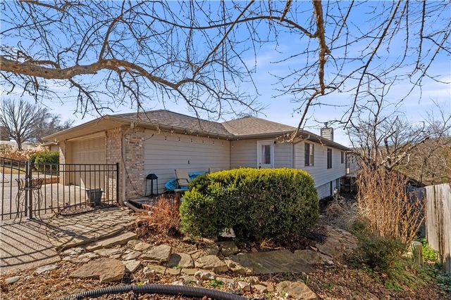 9C Clover Lane, Holiday Island, AR 72631