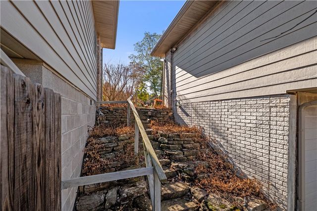 9C Clover Lane, Holiday Island, AR 72631