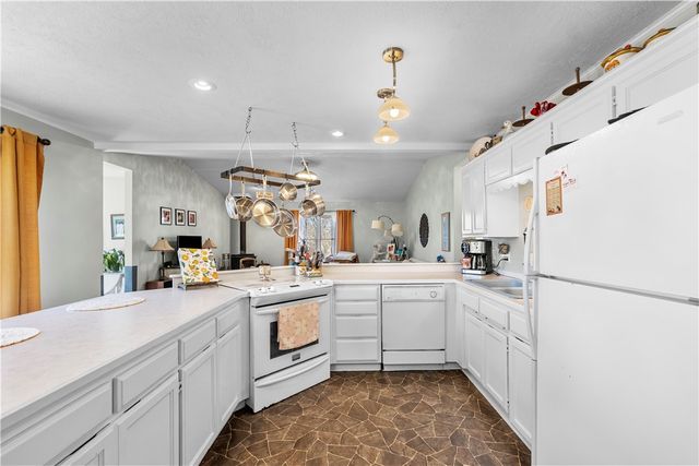 9C Clover Lane, Holiday Island, AR 72631