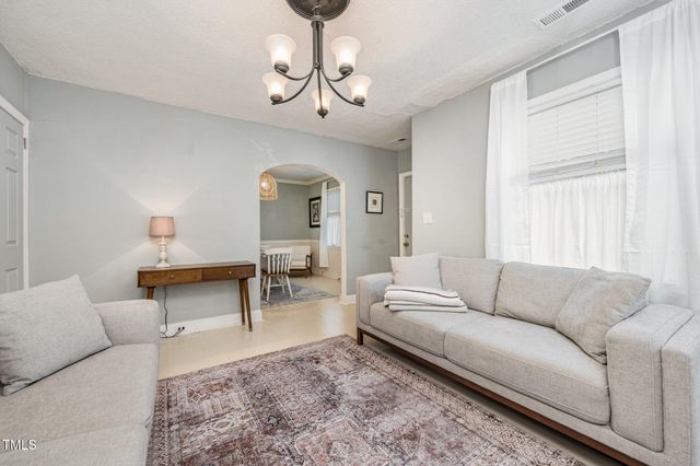 517 E Club Boulevard, Durham, NC 27704